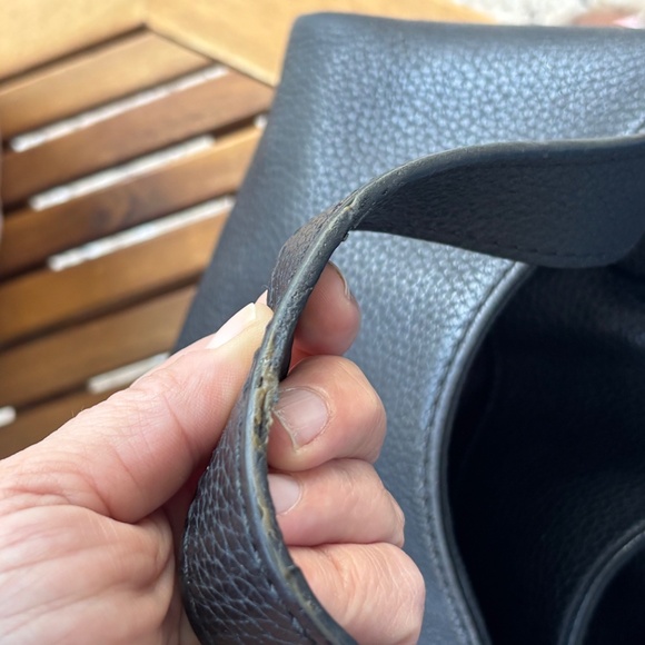 Michael Kors black leather bag with zip detail - Picture 11 of 11